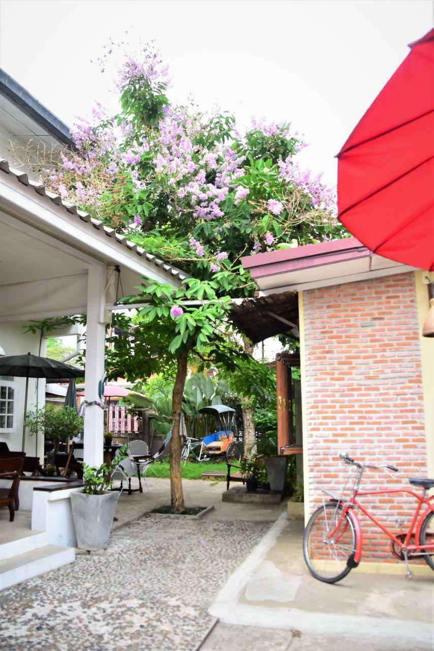 Baan Rare Pensión Udon Thani Exterior foto